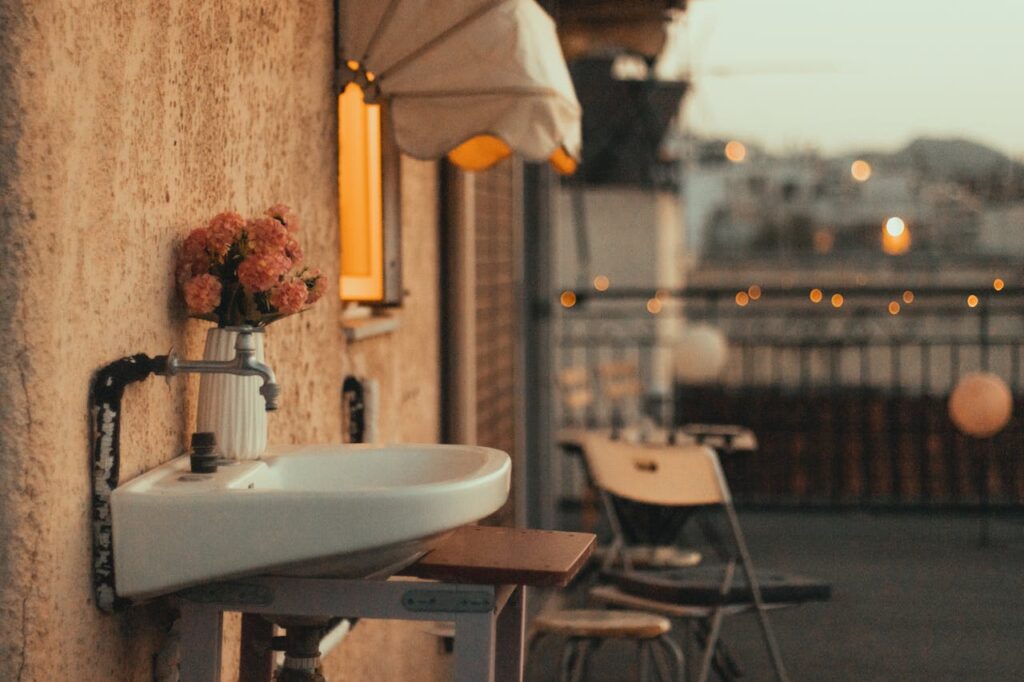sink-on-rooftop